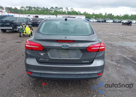 2016 Ford Focus S from USA, damaged, VIN 1FADP3E20GL335170